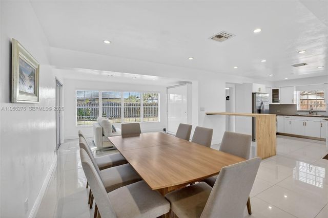 4441 NE 17th Ave, Oakland Park, FL 33334