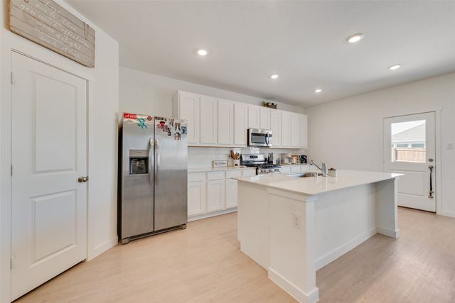 343 Sedalia Trail, Justin, TX 76247