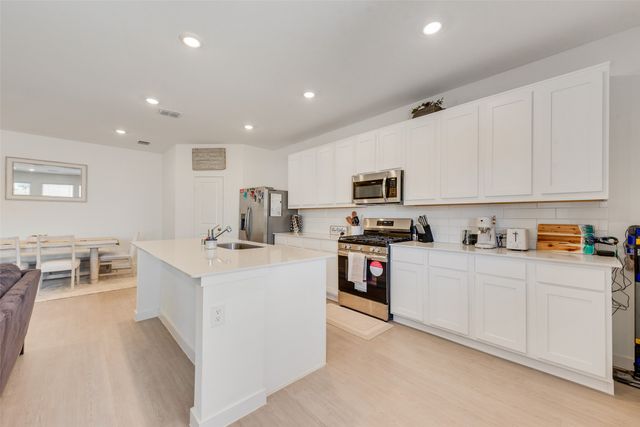 343 Sedalia Trail, Justin, TX 76247