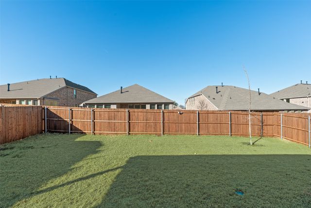 343 Sedalia Trail, Justin, TX 76247