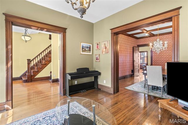 3877 Utah Place, St Louis, MO 63116