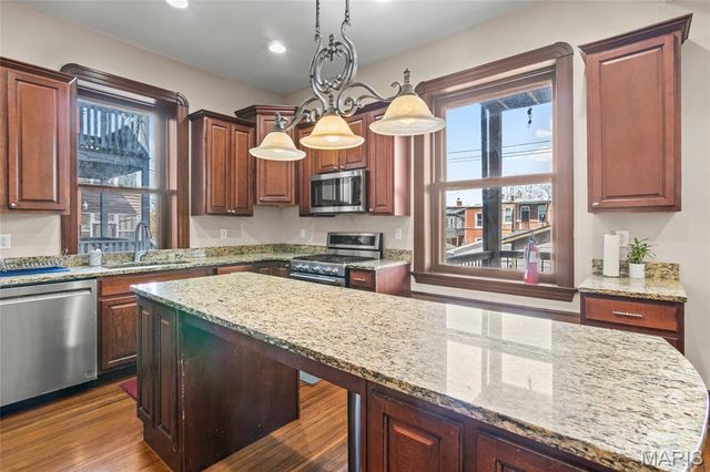 3877 Utah Place, St Louis, MO 63116