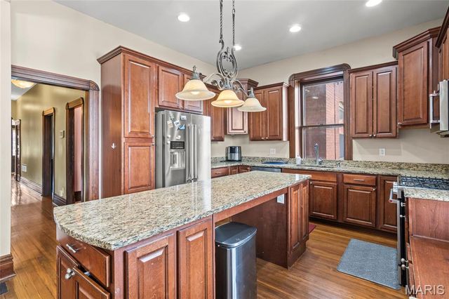 3877 Utah Place, St Louis, MO 63116