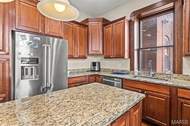 3877 Utah Place, St Louis, MO 63116