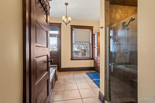 3877 Utah Place, St Louis, MO 63116