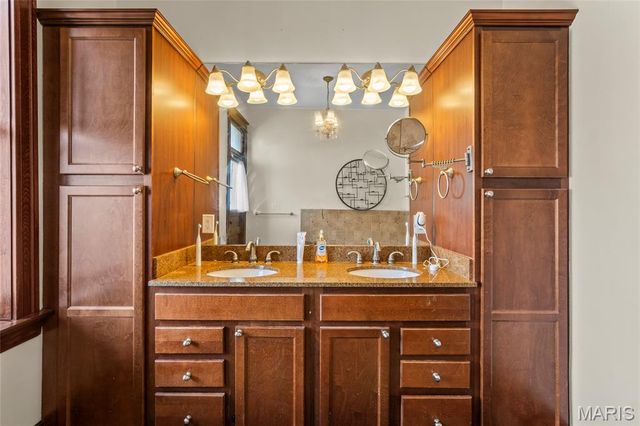 3877 Utah Place, St Louis, MO 63116