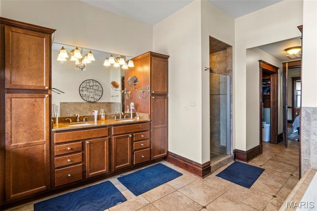 3877 Utah Place, St Louis, MO 63116