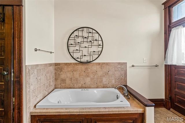 3877 Utah Place, St Louis, MO 63116