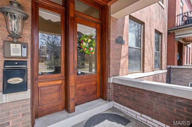 3877 Utah Place, St Louis, MO 63116