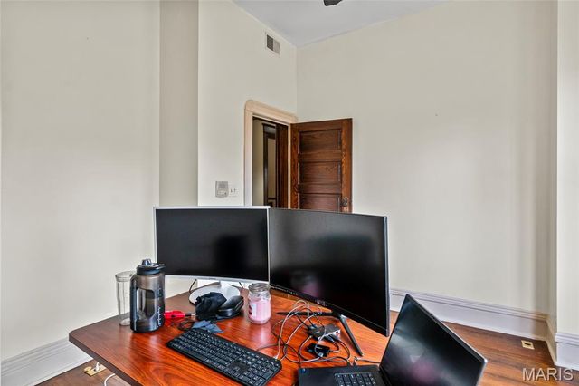 3877 Utah Place, St Louis, MO 63116