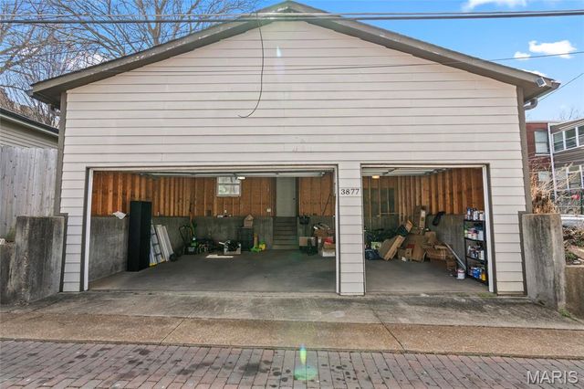 3877 Utah Place, St Louis, MO 63116