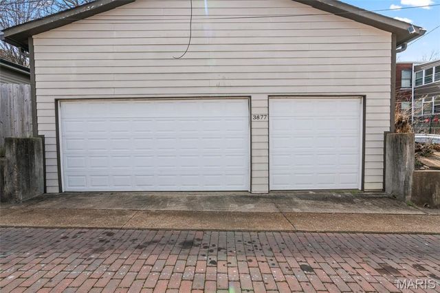 3877 Utah Place, St Louis, MO 63116