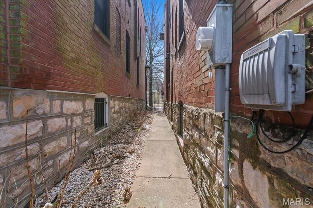 3877 Utah Place, St Louis, MO 63116