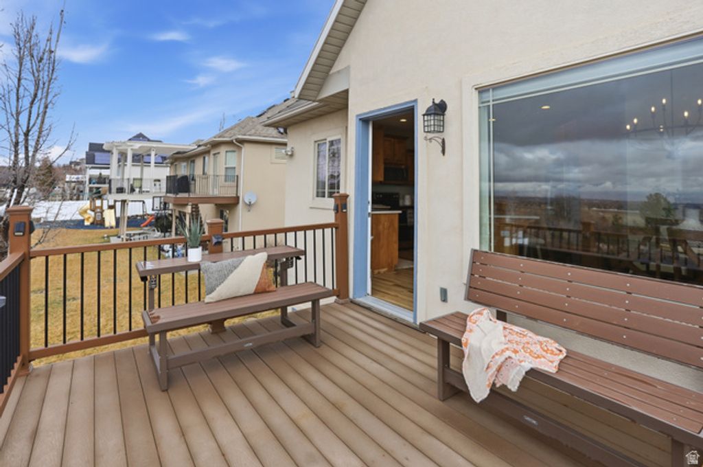 Image 26 of property listing at 9483 N AVANYU DR, Cedar Hills, UT 84062