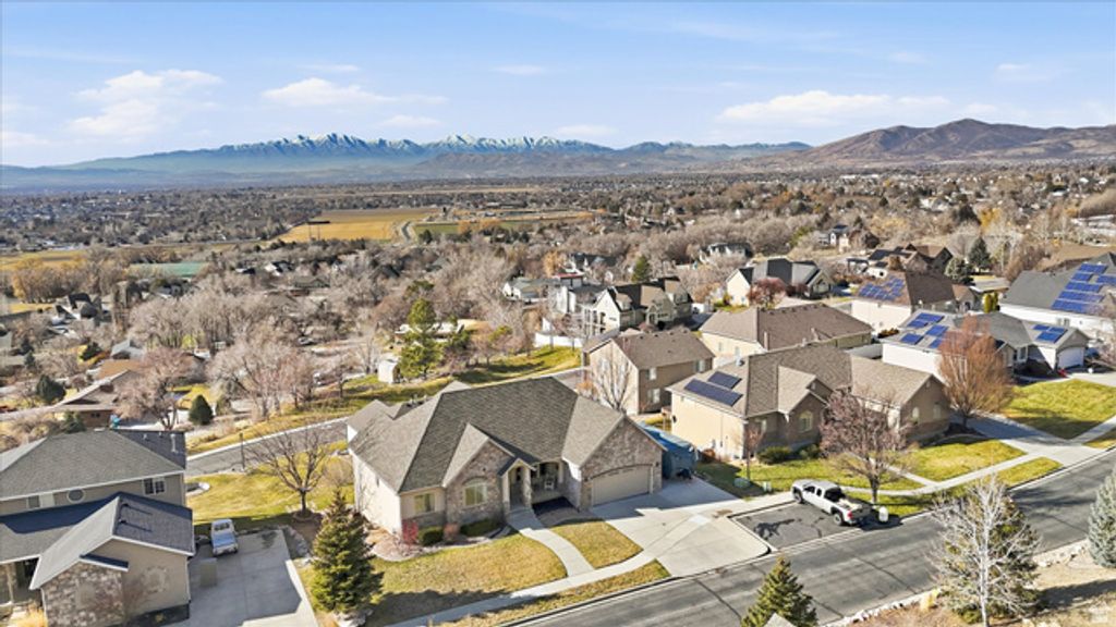 Image 35 of property listing at 9483 N AVANYU DR, Cedar Hills, UT 84062