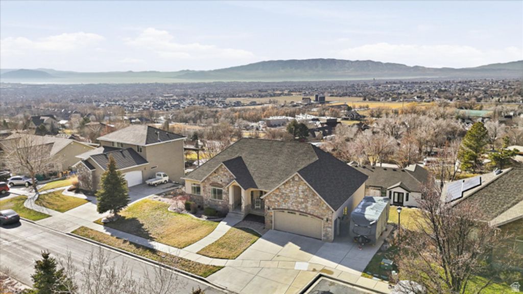 Image 36 of property listing at 9483 N AVANYU DR, Cedar Hills, UT 84062