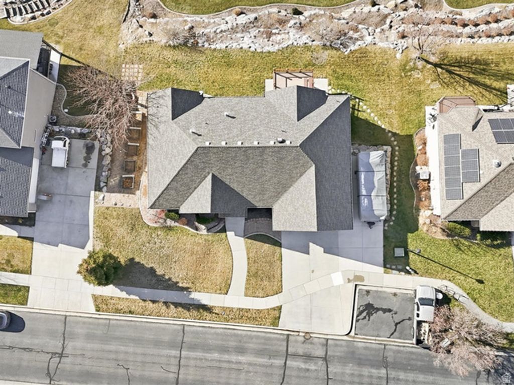 Image 39 of property listing at 9483 N AVANYU DR, Cedar Hills, UT 84062