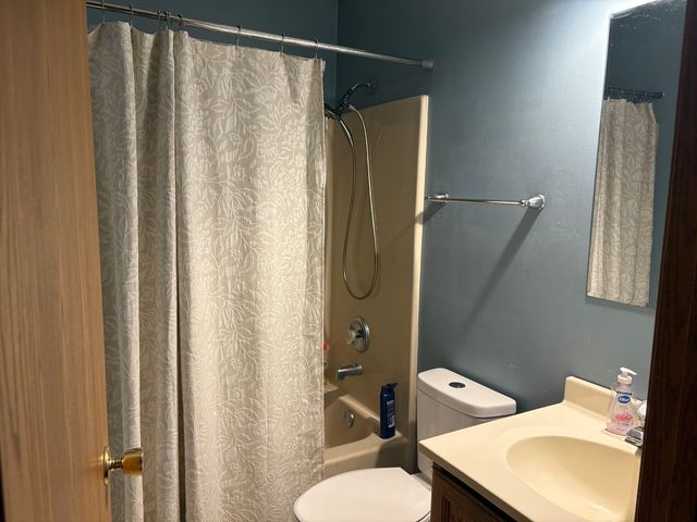 909 Carlisle Drive, Rochelle, IL 61068