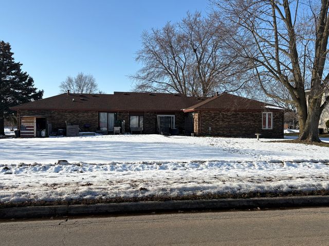 909 Carlisle Drive, Rochelle, IL 61068