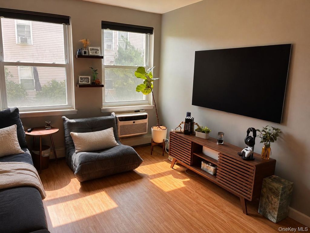 270 Lowndes Avenue 121G, Huntington Station, NY 11746 — photo 2