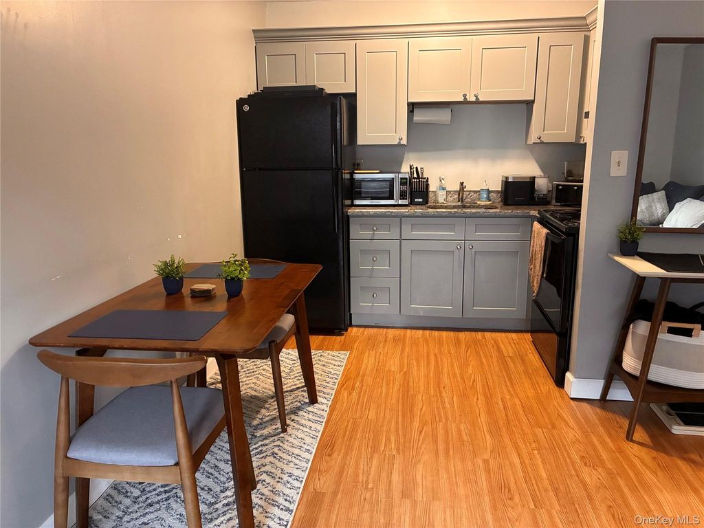 270 Lowndes Avenue 121G, Huntington Station, NY 11746 — photo 4