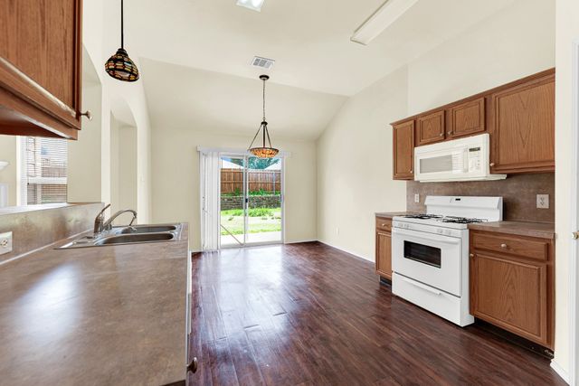 9005 Warren Drive, Mckinney, TX 75071