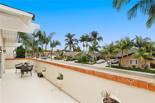 962 Begonia Avenue, Costa Mesa, CA 92626