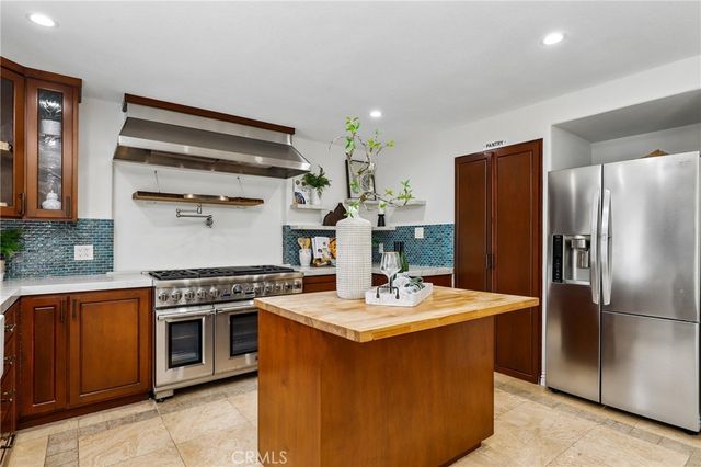 962 Begonia Avenue, Costa Mesa, CA 92626