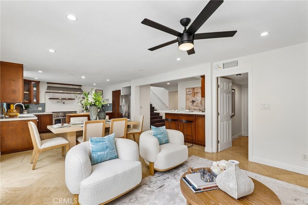 Image 15 of property listing at 962 Begonia Avenue, Costa Mesa, CA 92626