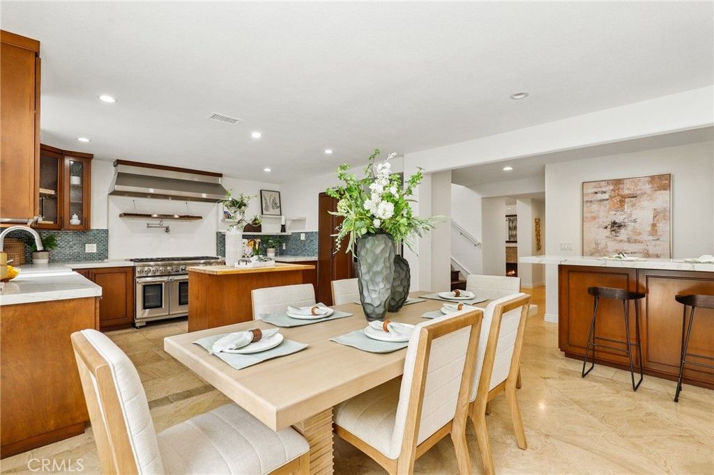 Image 16 of property listing at 962 Begonia Avenue, Costa Mesa, CA 92626