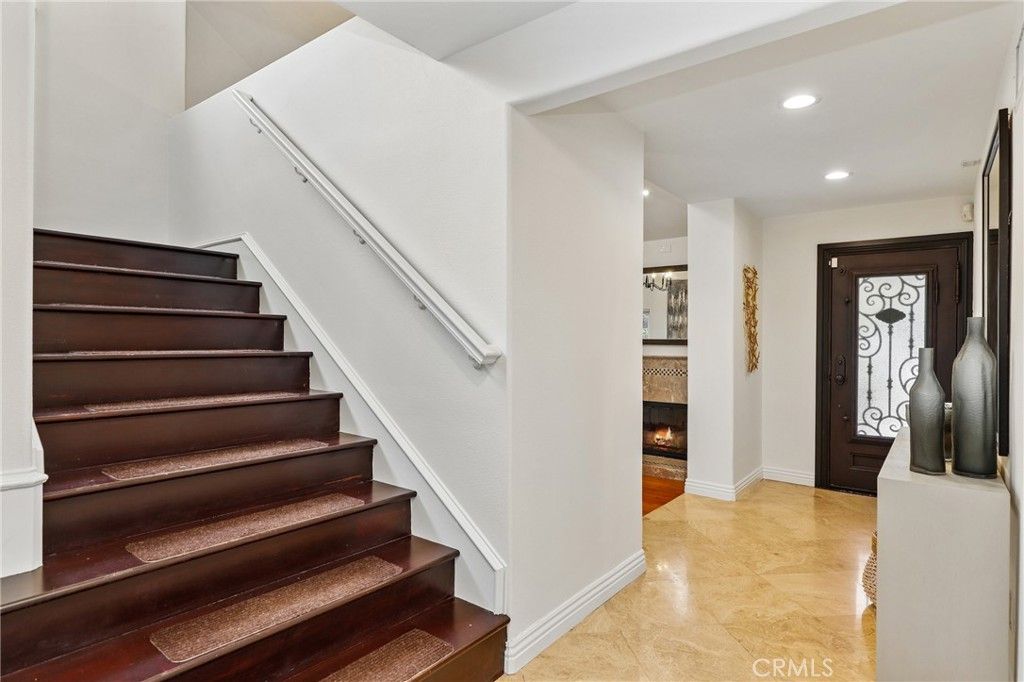 Image 19 of property listing at 962 Begonia Avenue, Costa Mesa, CA 92626