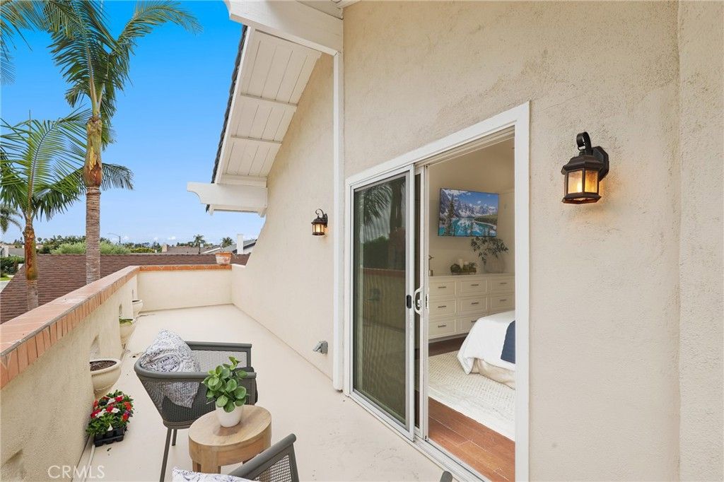 Image 25 of property listing at 962 Begonia Avenue, Costa Mesa, CA 92626