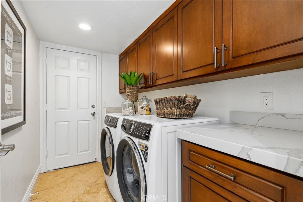 Image 35 of property listing at 962 Begonia Avenue, Costa Mesa, CA 92626
