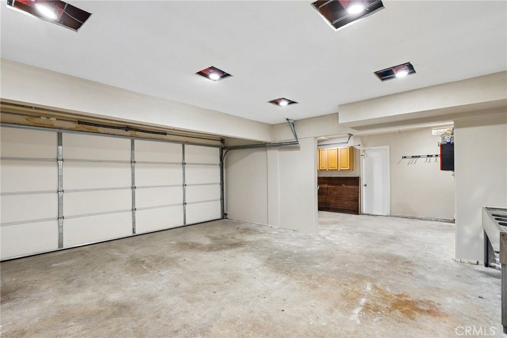 Image 36 of property listing at 962 Begonia Avenue, Costa Mesa, CA 92626