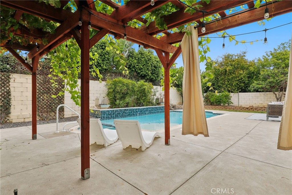 Image 38 of property listing at 962 Begonia Avenue, Costa Mesa, CA 92626