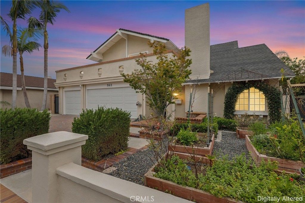 Image 40 of property listing at 962 Begonia Avenue, Costa Mesa, CA 92626