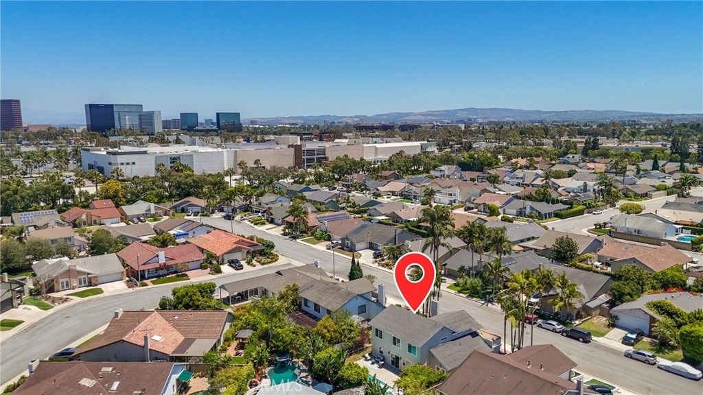 Image 44 of property listing at 962 Begonia Avenue, Costa Mesa, CA 92626