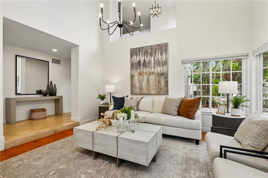 Image 5 of property listing at 962 Begonia Avenue, Costa Mesa, CA 92626
