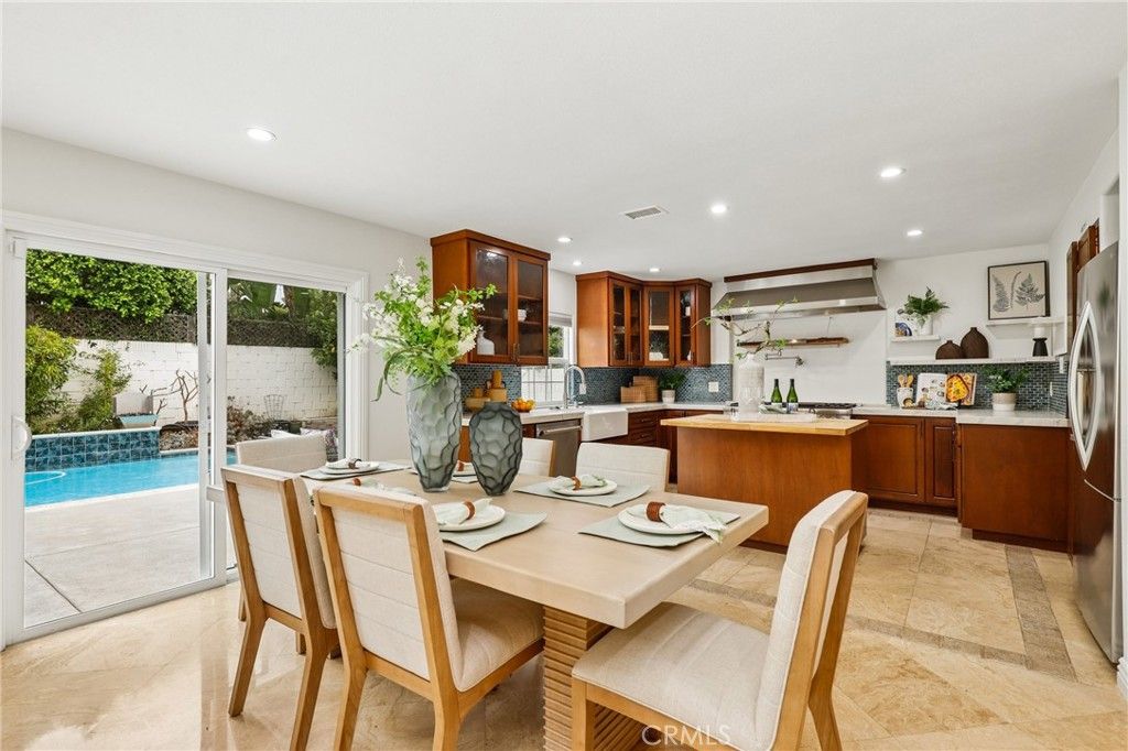 Image 6 of property listing at 962 Begonia Avenue, Costa Mesa, CA 92626
