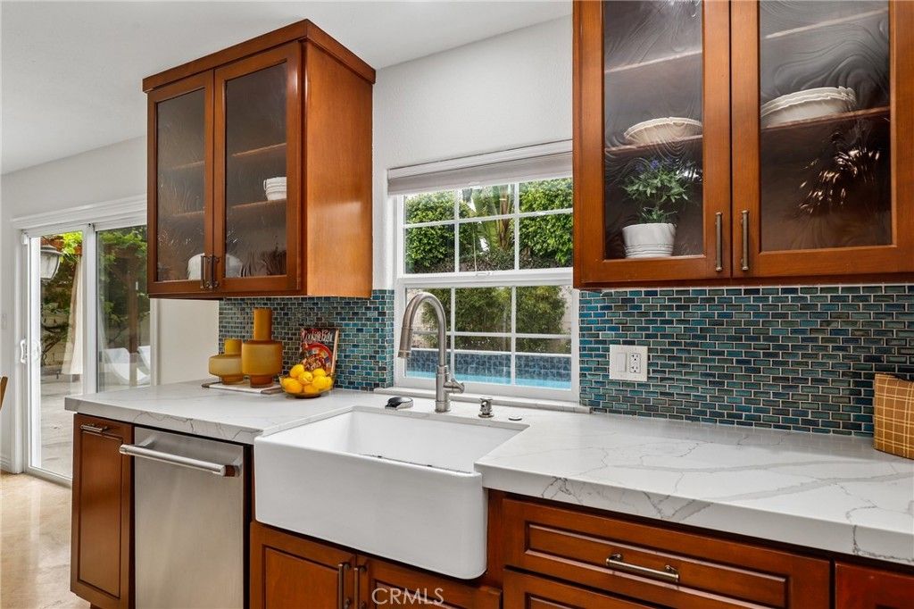 Image 8 of property listing at 962 Begonia Avenue, Costa Mesa, CA 92626