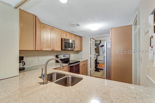 22 Lighthouse Rd Apt 526, Hilton Head Island, SC 29928