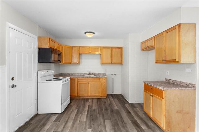 7805 E 114th Street, Kansas City, MO 64134