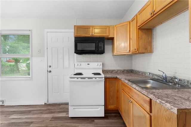 7805 E 114th Street, Kansas City, MO 64134