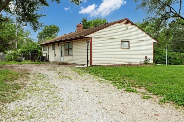 7805 E 114th Street, Kansas City, MO 64134