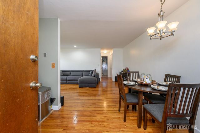 401 Us Highway 22 15G, North Plainfield, NJ 07060