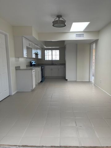 704 Tomasita Street NE, Albuquerque, NM 87123