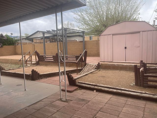 704 Tomasita Street NE, Albuquerque, NM 87123