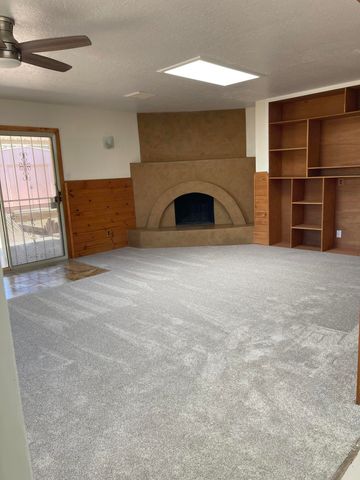 704 Tomasita Street NE, Albuquerque, NM 87123