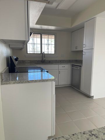 704 Tomasita Street NE, Albuquerque, NM 87123