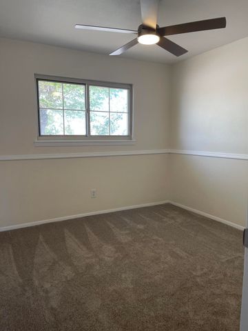 704 Tomasita Street NE, Albuquerque, NM 87123